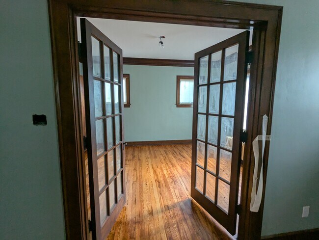 Photo - 505 W Green St