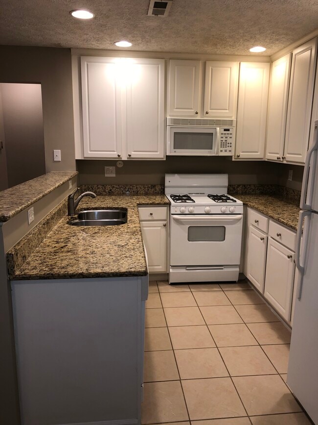 Photo - 5340 Darlington Rd Condo Unit B
