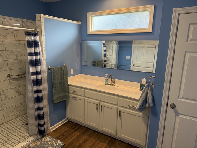 Building Photo - 7695 Broken Hickory Dr Unit In-Law Suite Rental