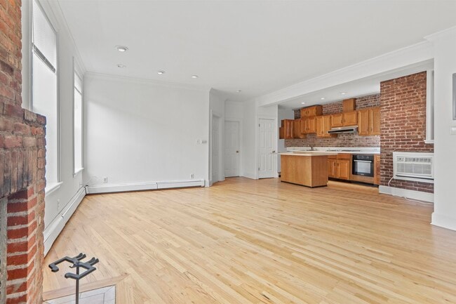 Photo - 163 14th St Unidad 4 Rental