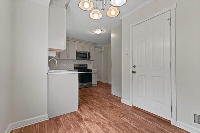 Photo - 1492 Tanglewood Way NW