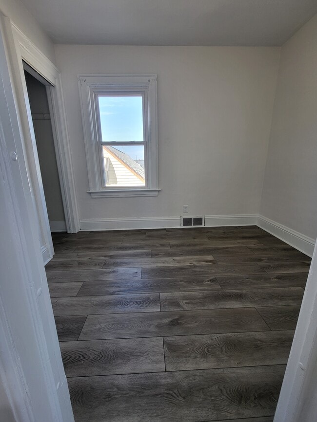 Bedroom #2 - 200 Crocker St Unit Upper