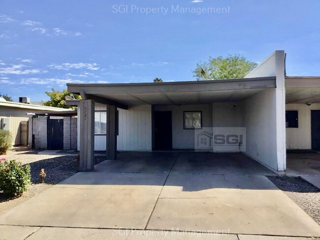 Newly remodeled 3 bedroom, 2 bath home. - Newly remodeled 3 bedroom, 2 bath home.