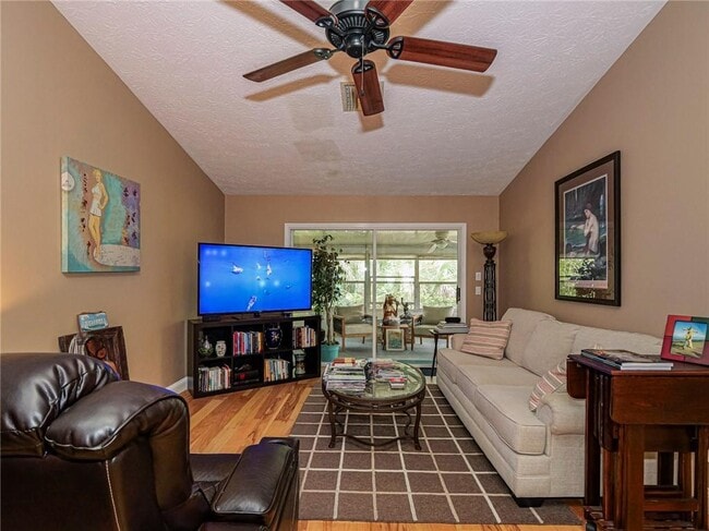 Photo - 1877 Sixty Oaks Ln