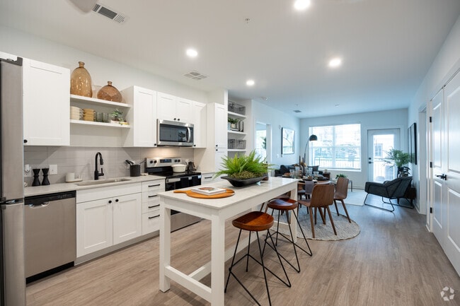 2BR, 2BA - 1071SF