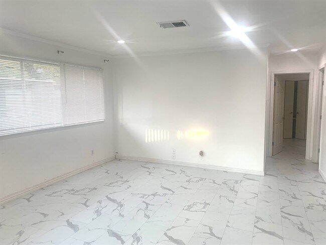 Photo - 909 Silber Rd Unidad 57J