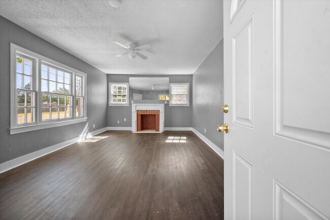 Photo - 2402 Avenue U