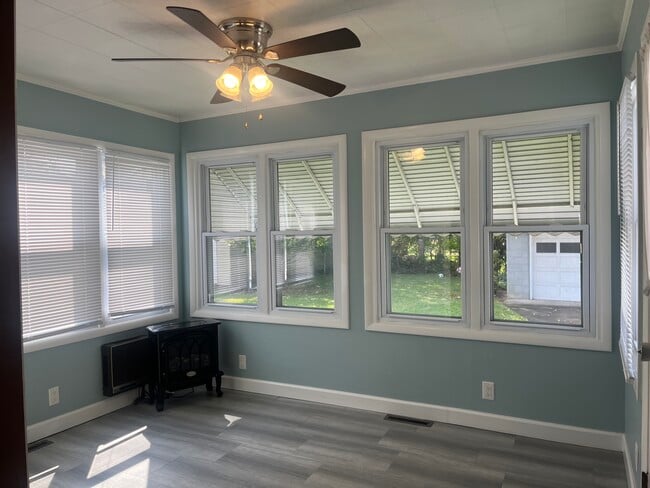 Photo - 2812 Midland Dr