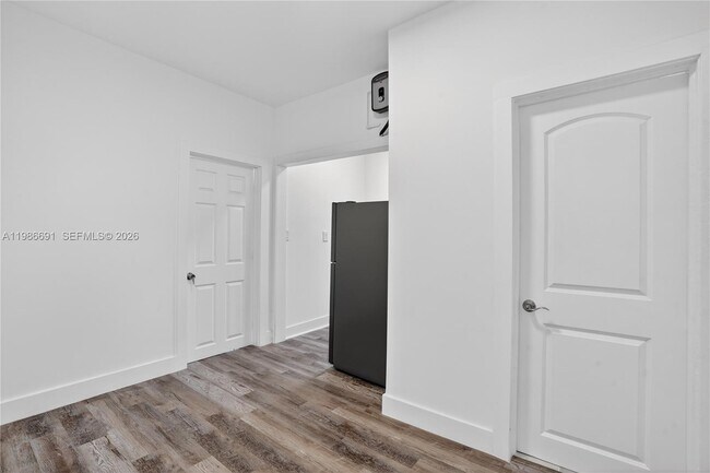 Photo - 1630 SW 10th St Unidad 1