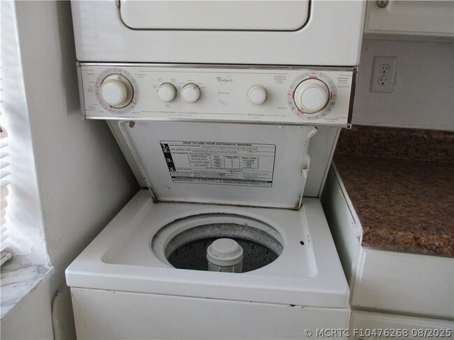 Photo - 2361 NE 10th St Unit 5