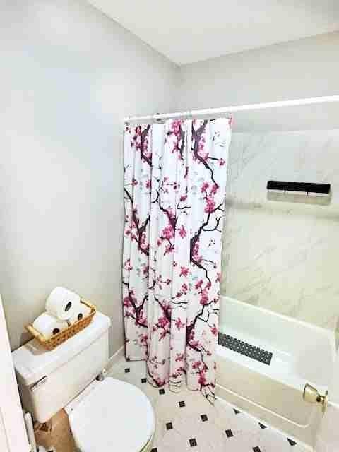 Photo - 135 Kingsbury Dr