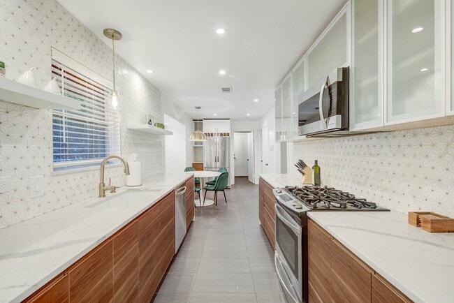 Photo - 9667 Timberleaf Dr