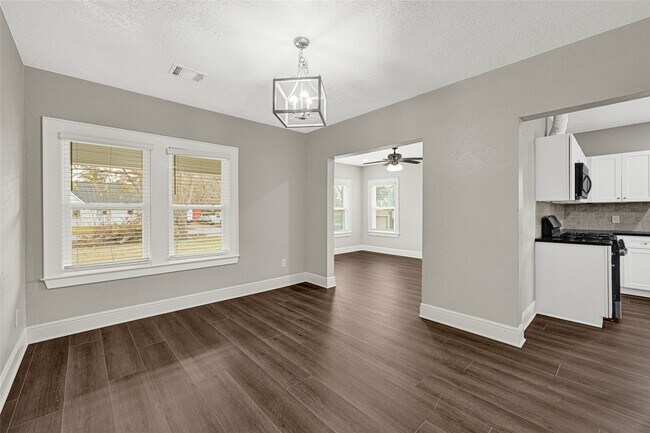 Photo - 7403 Cayton St