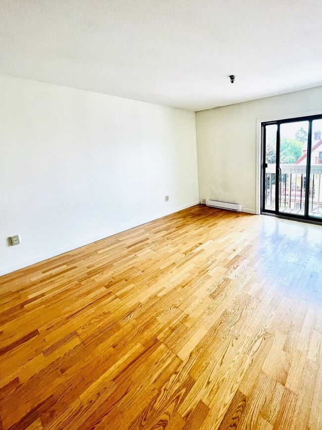 Photo - 37 S Williams St Unit Hill Gardens #313