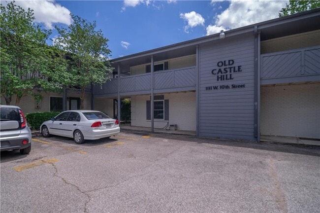 Building Photo - 1111 W 10th St Unit 212 Rental