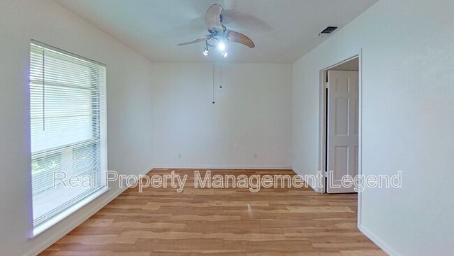 Photo - 1824 Addington Dr