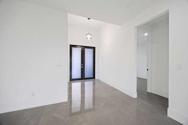 Photo - 2504 23rd St W