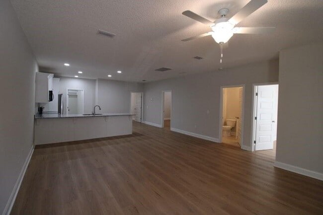 Photo - 324 S 5th St