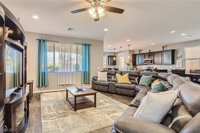 Photo - 8044 Bear Canyon St