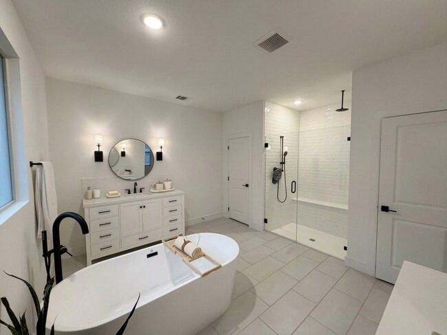 Photo - 733 Faith Bud Ln