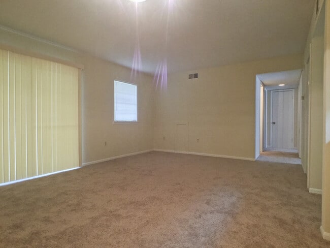 Photo - 301 E Second St