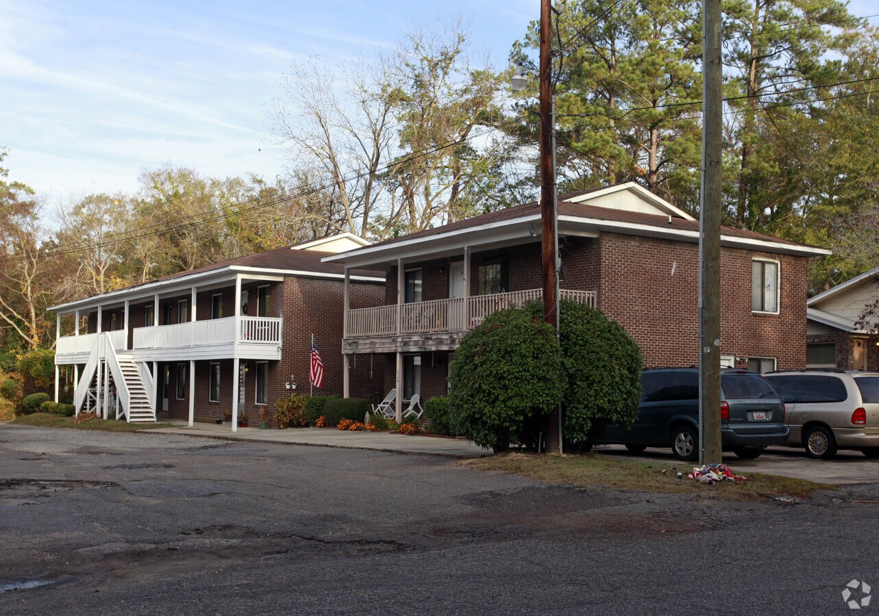 Photo - Ayers Garden Apartments