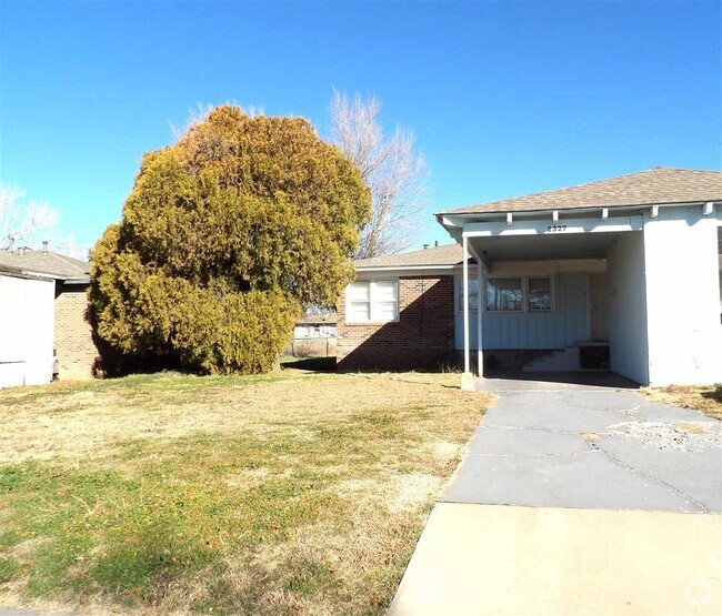 Building Photo - 2327 NW Denver Ave Rental