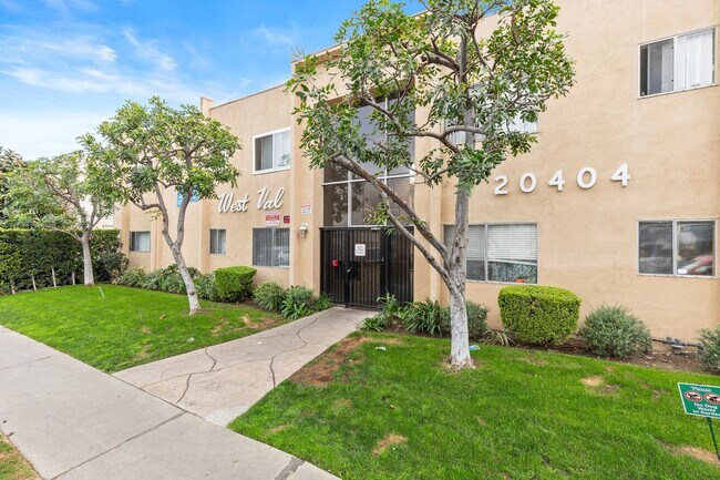 20404 Cohasset