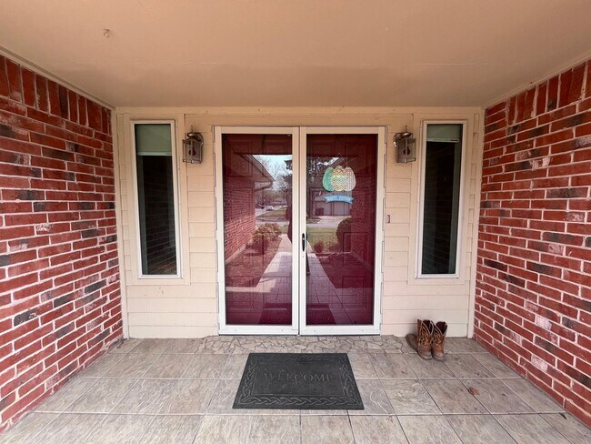 Photo - 2317 NE Village Dr