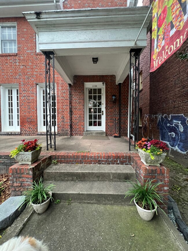 Photo - 1130 W Grace St