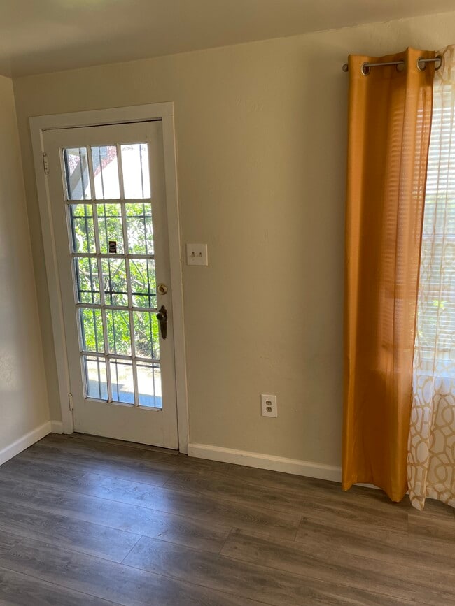 Photo - 721 N Church St