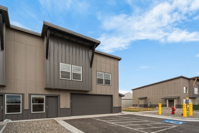 Building Photo - New Modern Construction Work Live Rental