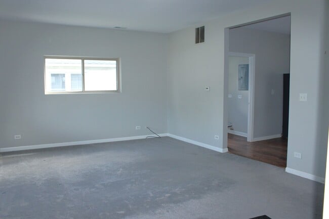 Photo - 135 E Chestnut St