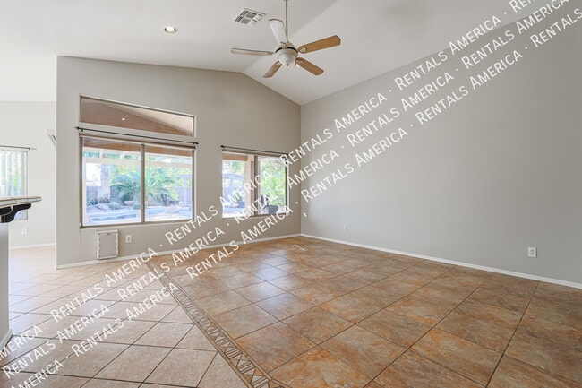Photo - 703 W Canary Way