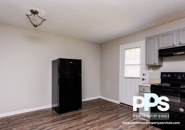 Photo - 1126 Maple St