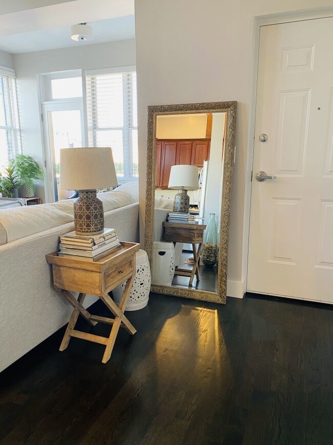 Photo - 744 N May St Unit 401