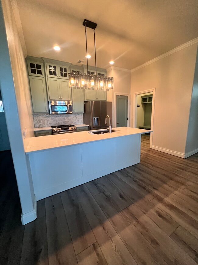 Kitchen - 14516 Park Cir