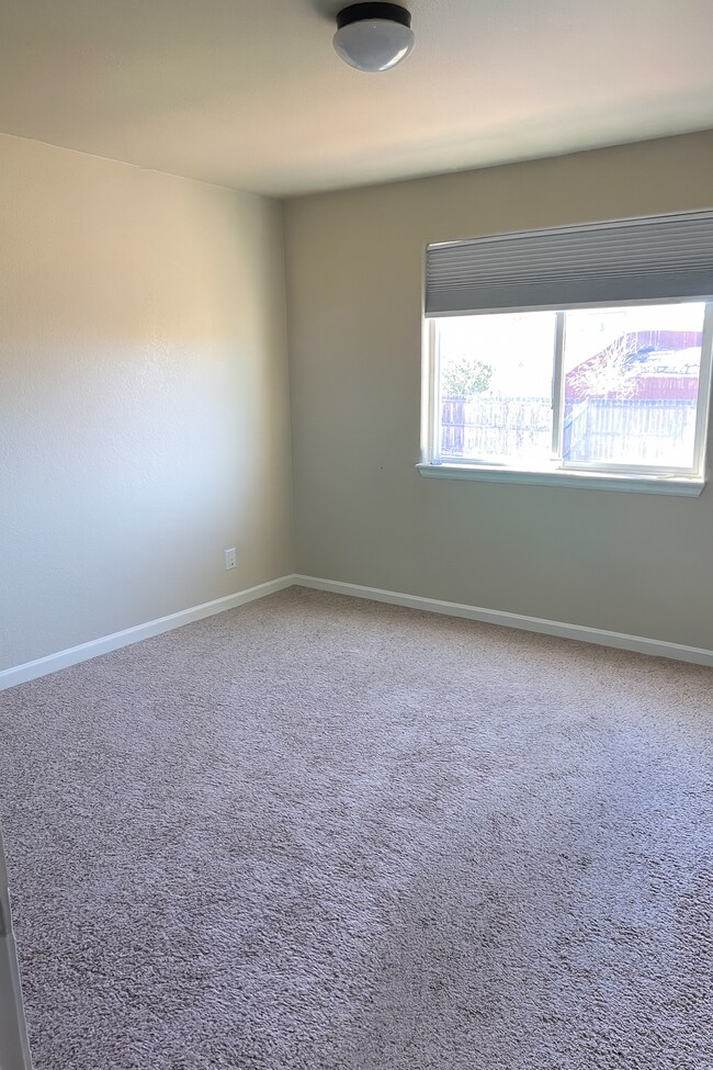 Photo - 7238 Dutch Loop