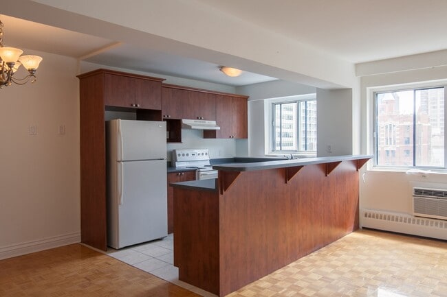Building Photo - 3421 Rue Drummond Unit 69