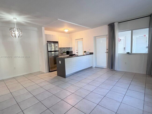 Photo - 2430 NE 135th St Unit 101