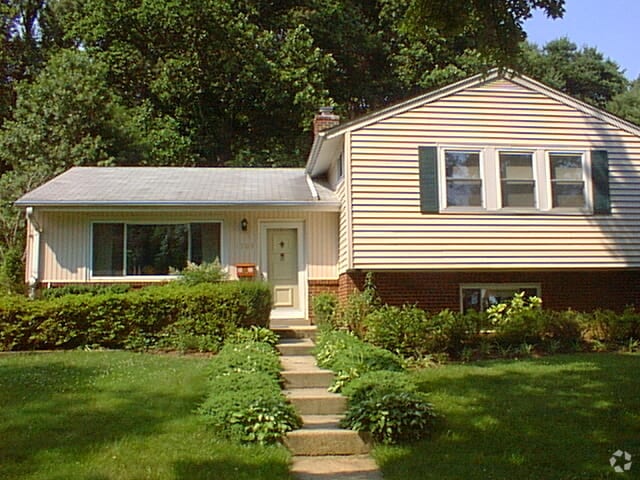 Building Photo - 1705 Woodman Ave Rental