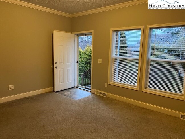 Photo - 403 Ridgecrest Ave