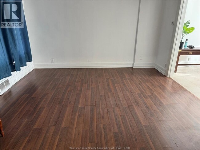Photo - 1180 Albert Rd
