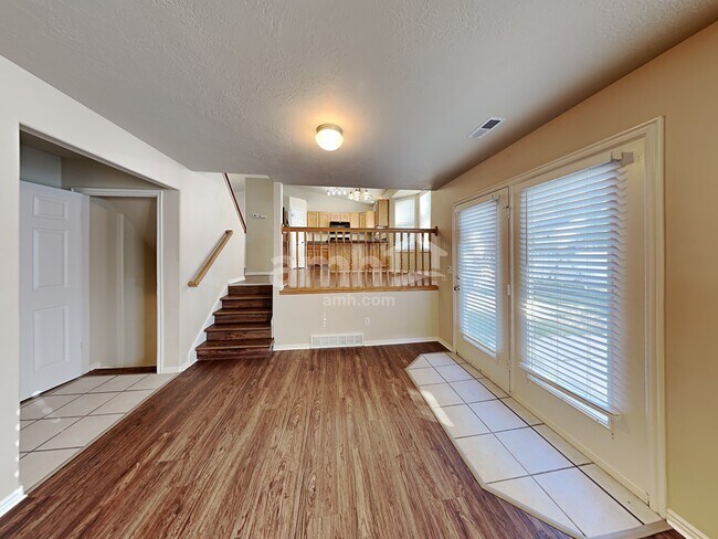 Photo - 816 Crimson Ln