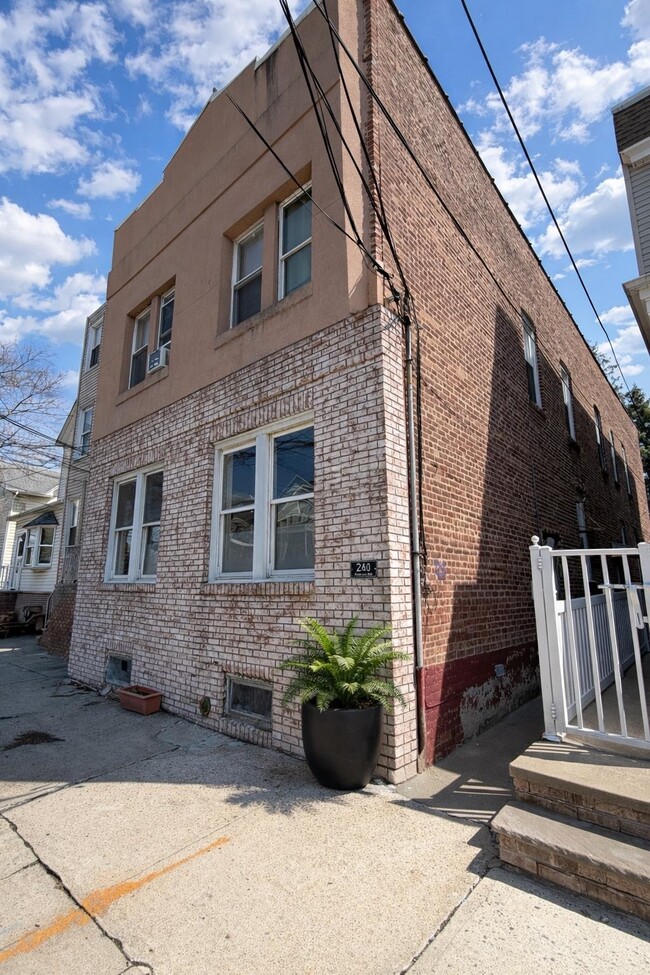 Photo - 260 Prospect Ave Unit 1F