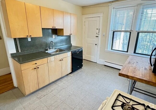 Building Photo - 1691 Commonwealth Ave Unit 2 Rental