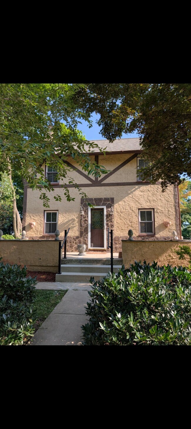 Photo - 966 Upper Gulph Rd