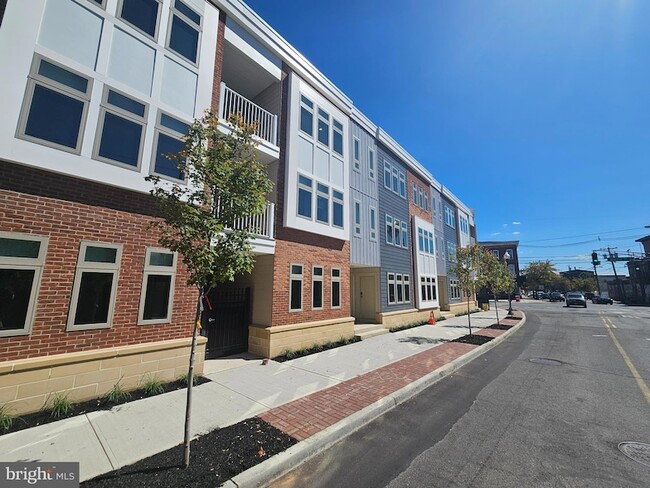 Photo - 200 Hamilton Ave