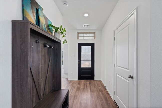 Photo - 237 Augustine Wy