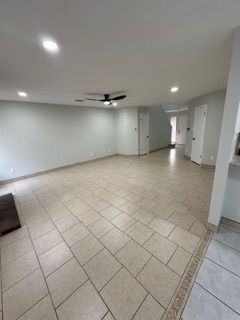 Photo - 13705 Lothian Dr House
